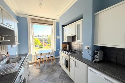 kitchen 2.jpg