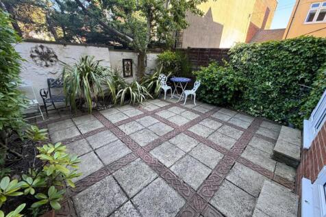 Garden 3.jpg