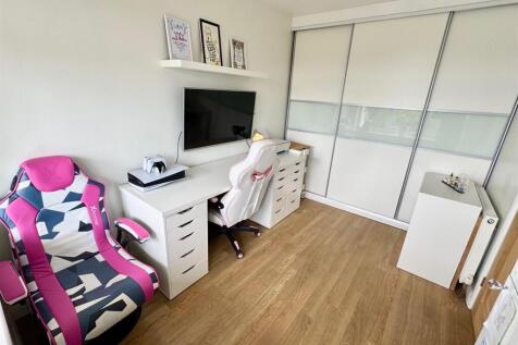 Bedroom 4.jpg