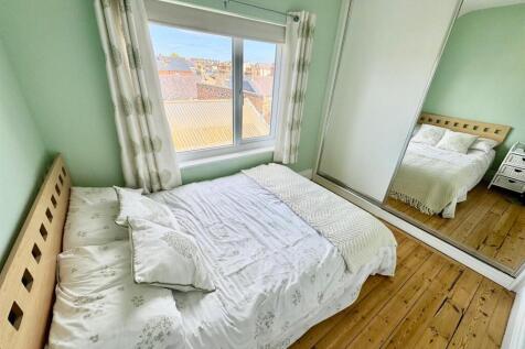 Bedroom 2b.jpg
