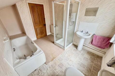 Bathroom.jpg