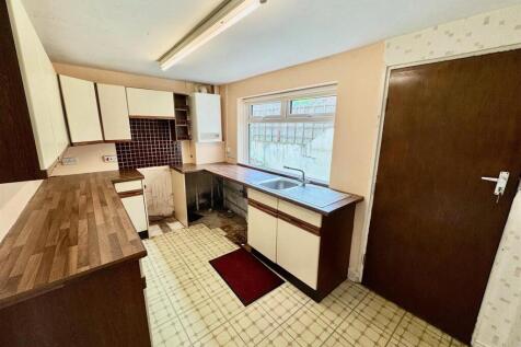 Kitchen 2.jpg