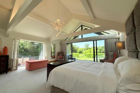 principle bedroom 1.jpg