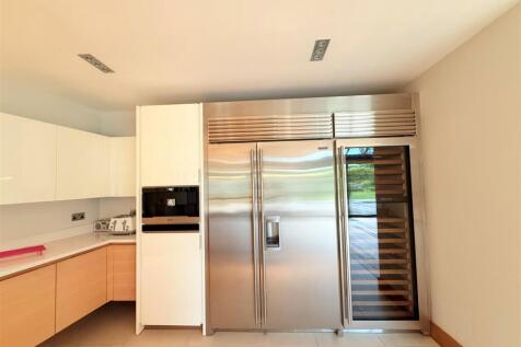 drinks area in kitchen.jpg