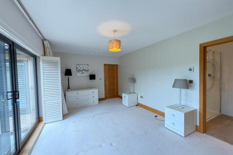 rear bedroom.jpg