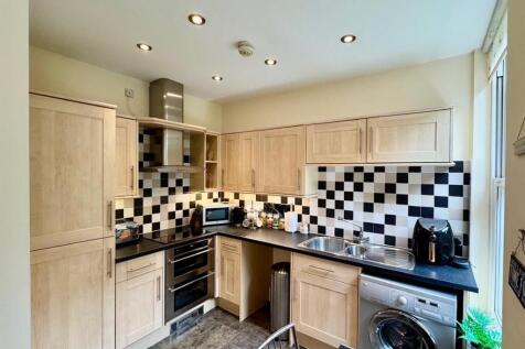 Kitchen 2.jpg