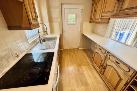 Kitchen 2.jpg