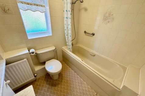 Bathroom.jpg