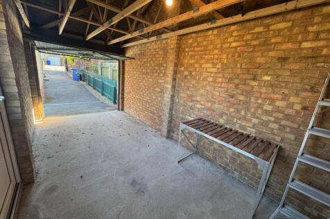Garage.jpg