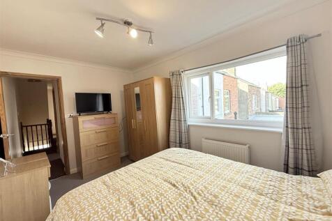 bedroom 1 2.jpg