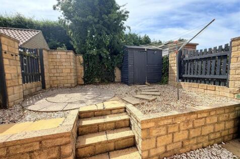 garden to rear.jpg