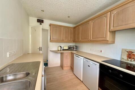 kitchen 2.jpg