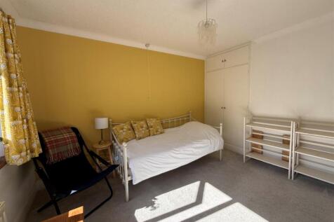 bed 2 3.jpg