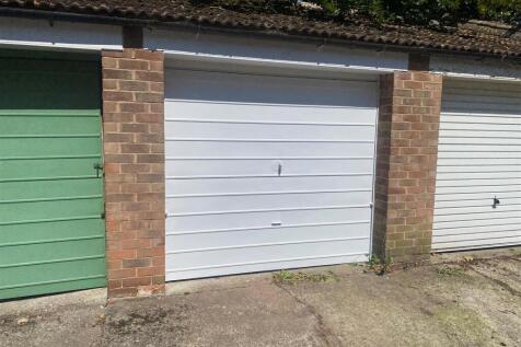 garage 1.jpg