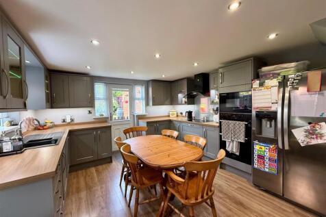 kitchen 3.jpg