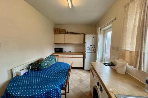 Kitchen 1.jpg