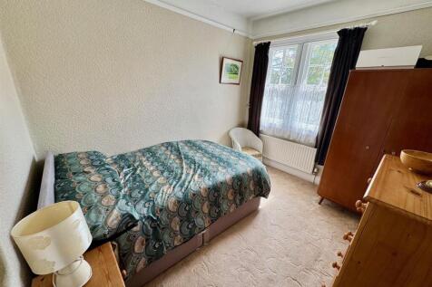 Bedroom 3.jpg