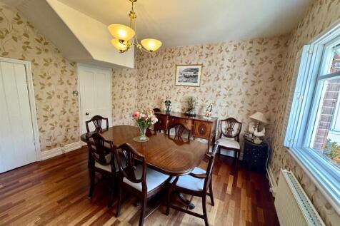 Dining room 3.jpg