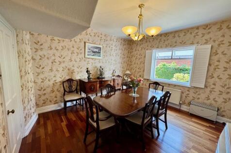 Dining room.jpg