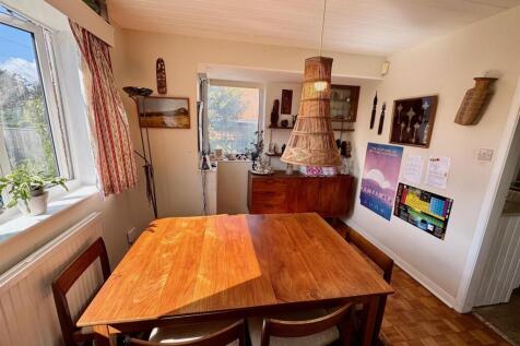 Dining Room.jpg