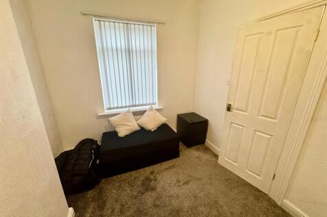 Bedroom 2.jpg