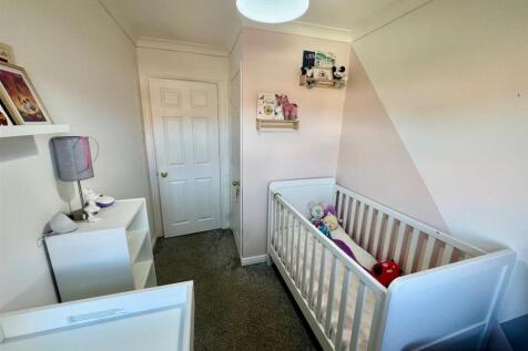 Bedroom 3b.jpg