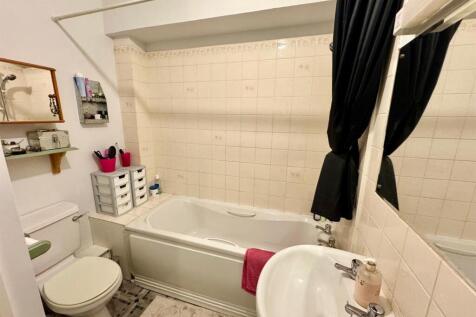 Bathroom.jpg