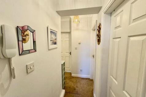 Hallway.jpg