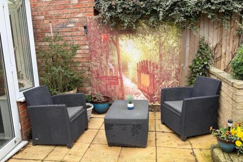 2 outdoor seating.jpg