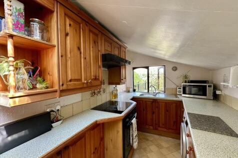 Utility Room/ Walk