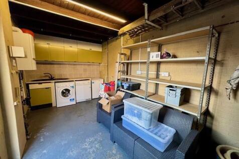 Utility Room/Garage