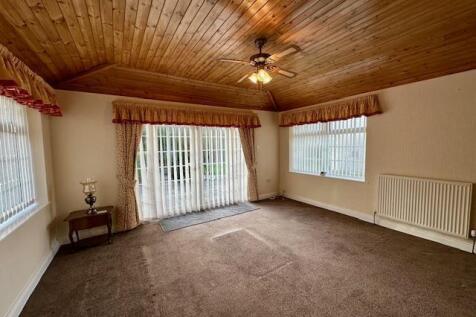 Sun Room/Dining Room