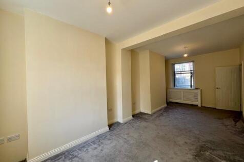 Lounge/Dining