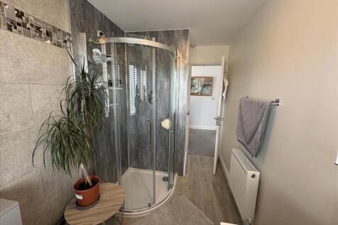 Family Shower Room