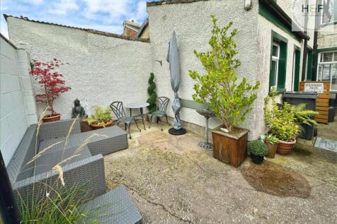 Rear Patio Garden