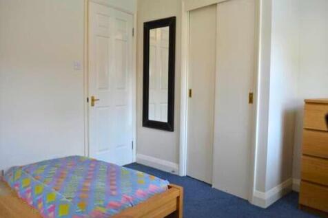 Bedroom 1 with beddi