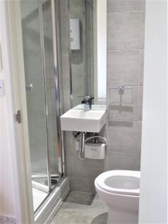 Rm6_Bathroom