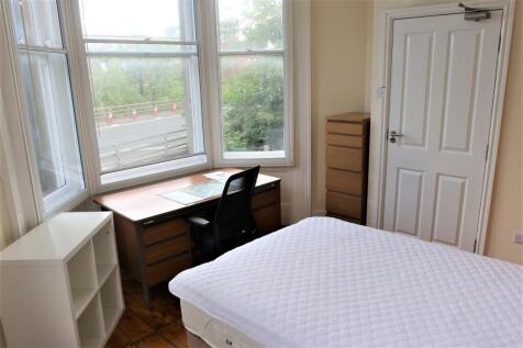Rm7_Bed