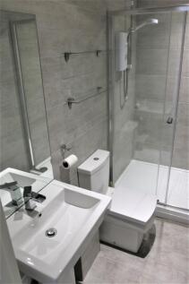 Rm11_Bathroom