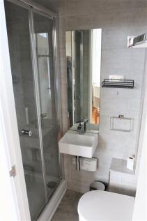 Rm7_Bathroom
