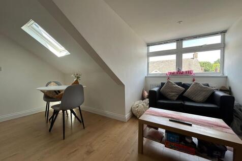 Living room and Tabl