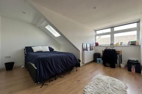 Bedroom 2.2