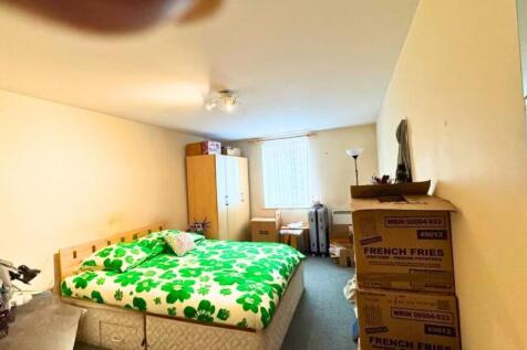 3 bedroom flat newca
