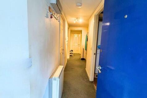 3 bedroom flat newca