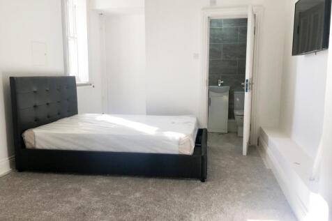 ensuite bedroom in 1