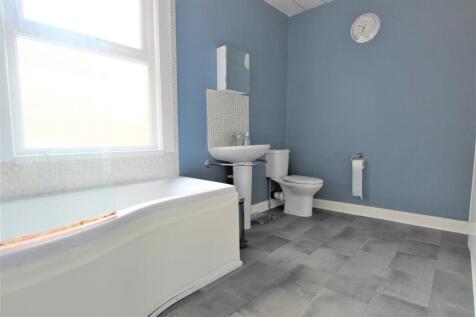 bathroom of 4 bed 
