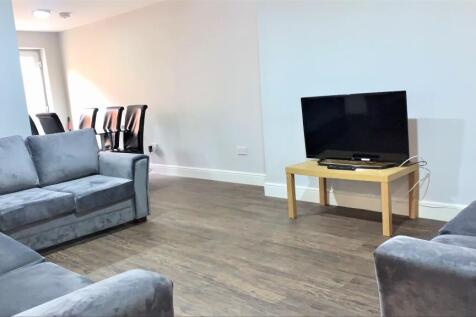student lounge 6 bed