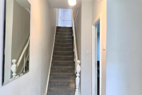 stairs 6 bed heaton