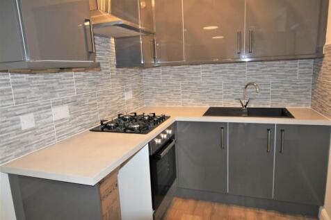 student kitchen sand