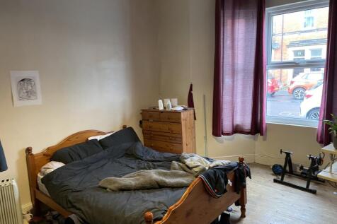 bedroom 1 &#64; 30 mayfa